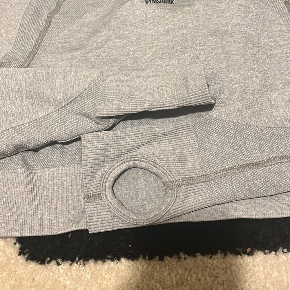 crop top - Picture 3 of 4